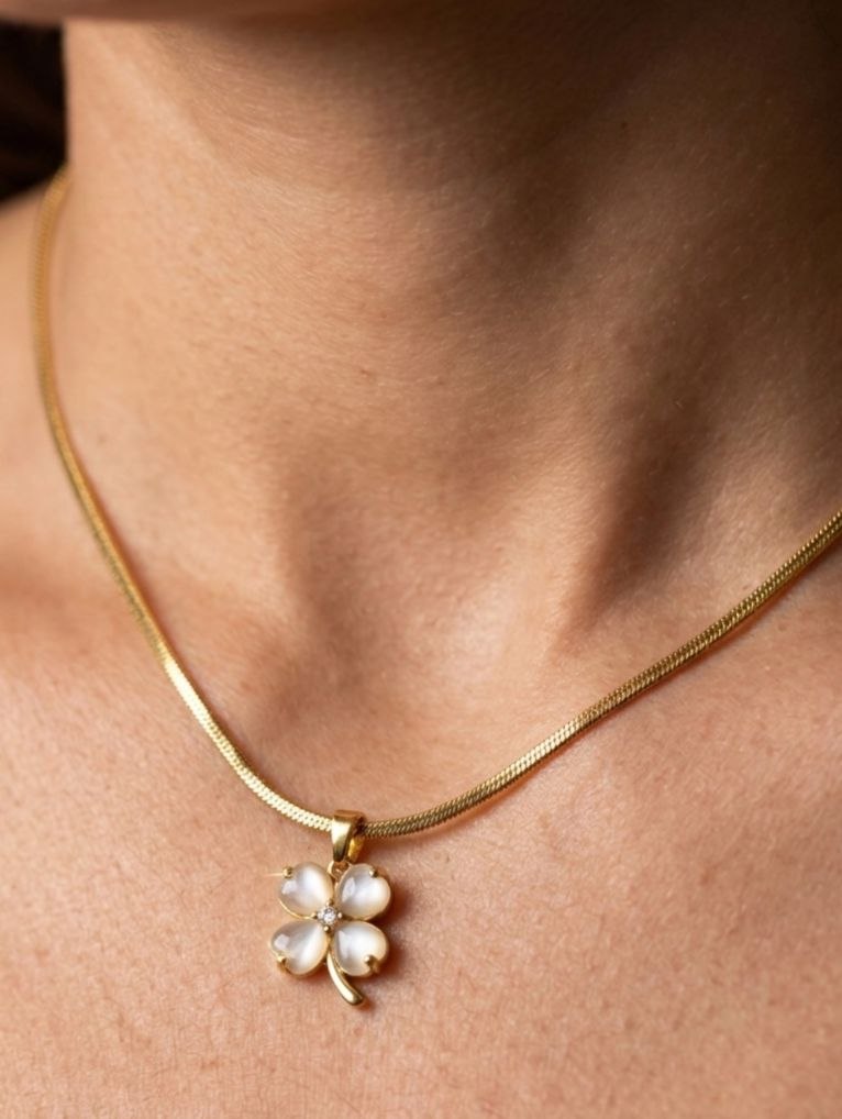 Twinkle Star Necklace