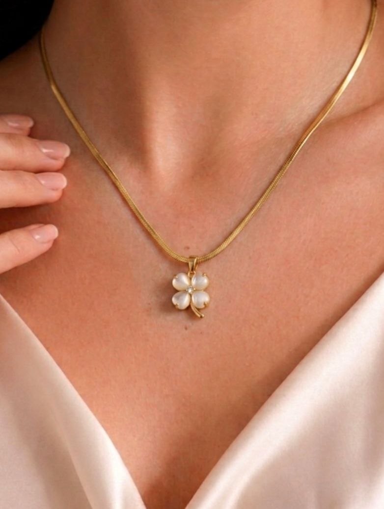 Twinkle Star Necklace