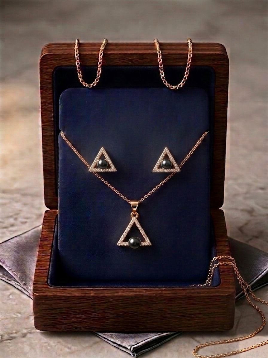 Amora Pendant Set