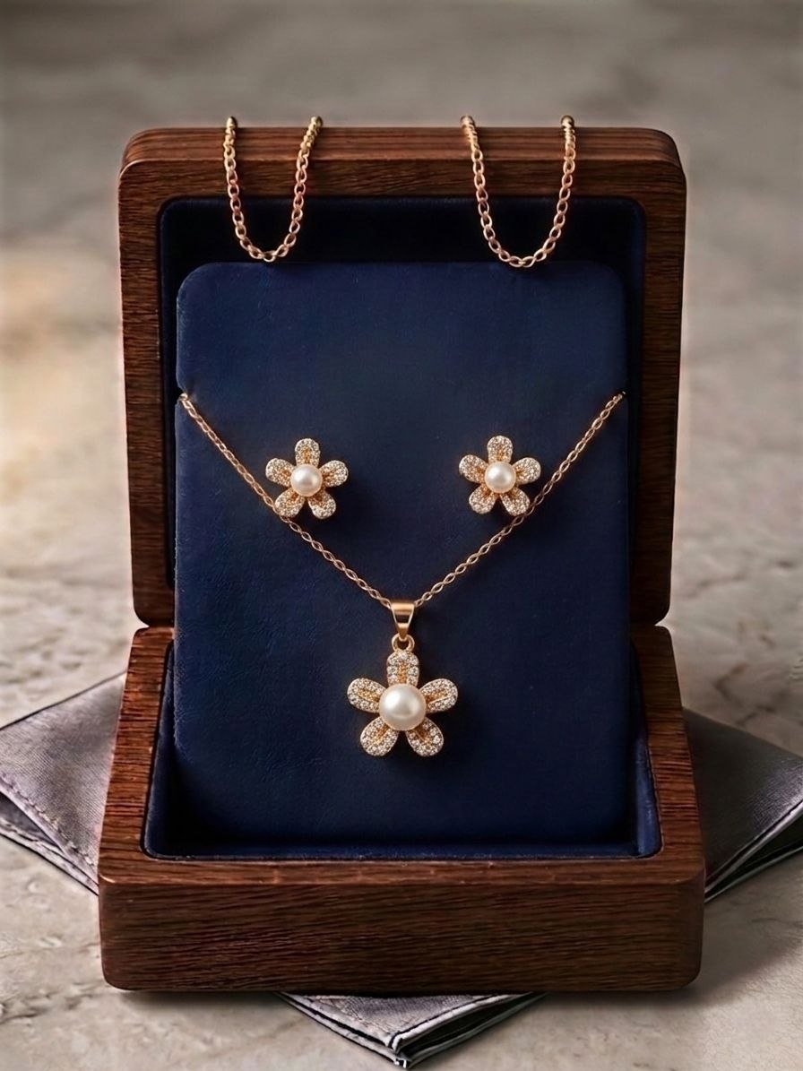 Classic Charm Necklace Set
